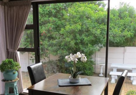 Redhill Apartment | Peony Place