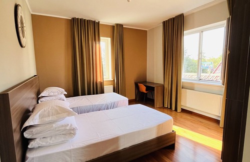 Orto-Say House | People Hostel & Suites