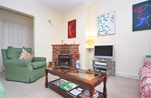 Compton House | Pepper Pot Cottage