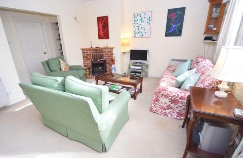 Compton House | Pepper Pot Cottage