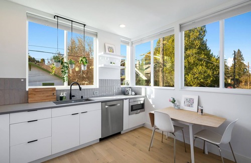 Wallingford House | Perch - Cozy 2BR home. Walk everywhere, park with ease, and surrounded by coffee shops and dining!