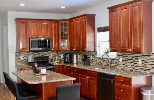 Ridge House | Perfect BIG family vacation home w/a hot tub!