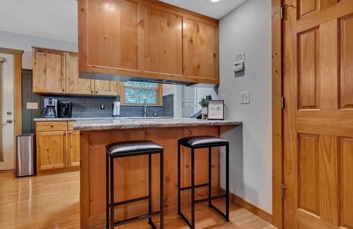 Reeds Spring Cabin | Perfect Cabin Retreat! Close to Silver Dollar City