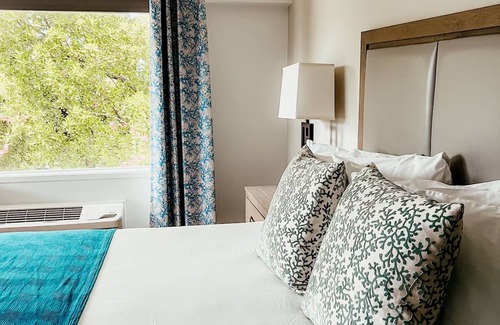 Key Largo Hotel | Perfect Choice! With Stunning Views of the Island, Private Beach, Pet-Friendly