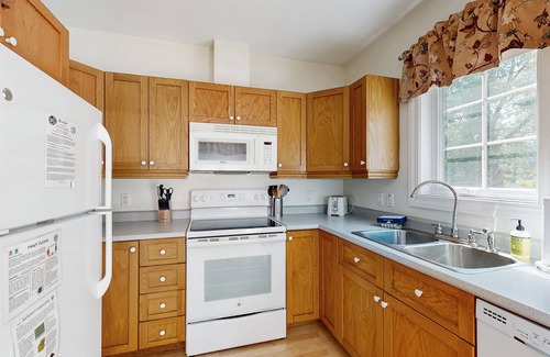 Bar Harbor Cottage | Perfect Cottage Near Downtown & Glen Mary Park w/Full Kitchen, Free WiFi, More