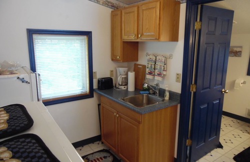 East Tawas Apartment | Perfect couples get away located on Lake Huron!