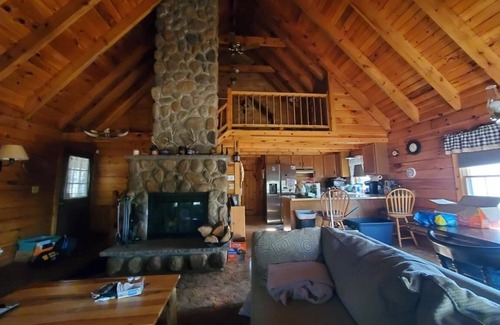 East Stroudsburg Cabin | Perfect cozy cabin w/tree house on 3 acres of woods near skiing, hiking & DWG