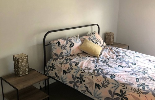 Mildura Central Business District Bed & Breakfast | Perfect family business getaway walking distance to shops, cafes and restuarants