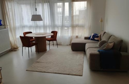Wola Apartment | Perfect family spot! by VAYA STAYS