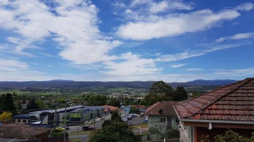 Newstead House | Perfect for Families & Groups: Views =& Wi-Fi