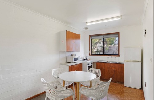 Port Fairy House | Perfect for your beach holiday, you are only a stone's throw to the Port Fairy East Beach