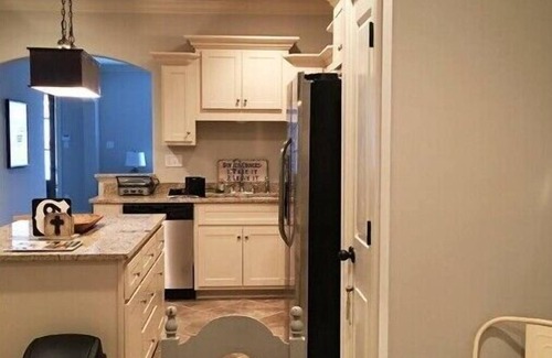 Oxford Condo | Perfect Game Weekend Condo. Convenient to Ole Miss Campus and Oxford Square.