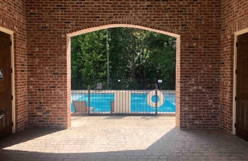 Oxford Condo | Perfect Game Weekend Condo. Convenient to Ole Miss Campus and Oxford Square.