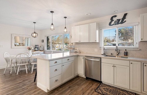 Atascadero House | Perfect Getaway, Peaceful Escape, Beautiful Seasonal Flower & Vegetable Gardens