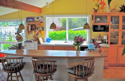 Burley House | Perfect Getaway: Yacht Club Waterfront Luxury Beach House