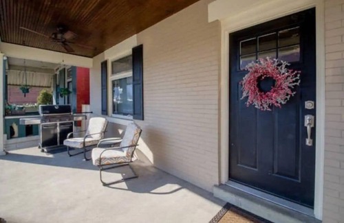 Corryville House | PERFECT Location- charming 1 BR! UC, Downtown, OTR, Hosptials