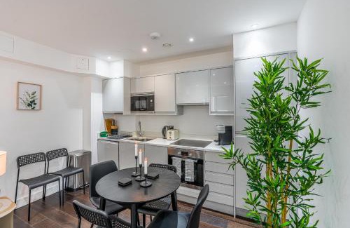 Fulham Broadway Apartment | Perfect London Old Brompton Apartment