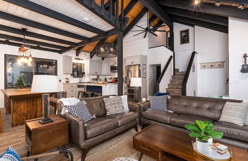 Fox Farm Ski Chalet | Perfect Mountain Modern Chalet-5 min to the slopes