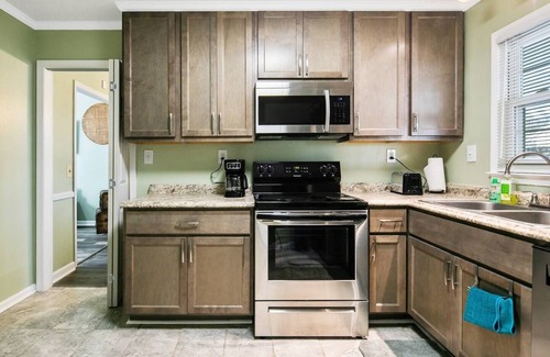 Fayetteville House | Perfect North Fayetteville Private Getaway!