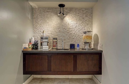 Uptown Apartment | Perfect Perk Marquee Uptown Unit 121 Galleria 2br 2ba