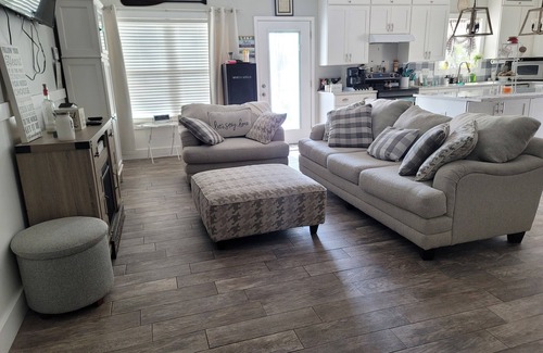 Childersburg House | Perfect private lakeside getaway!