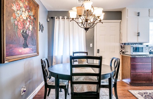 Central Oklahoma City House | Perfect, Relaxing King bed Suits/free parking