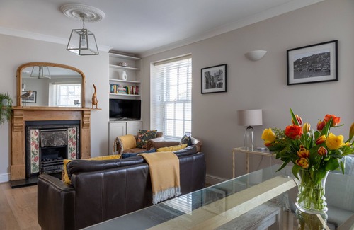Salcombe Apartment | Perfect Salcombe Hideaway - Kings View, Fore Street, in the heart of Salcombe