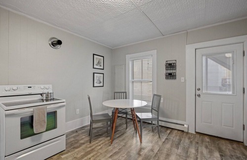 Rimmon Heights Apartment | Perfect Size For Short & Mid Term Stays