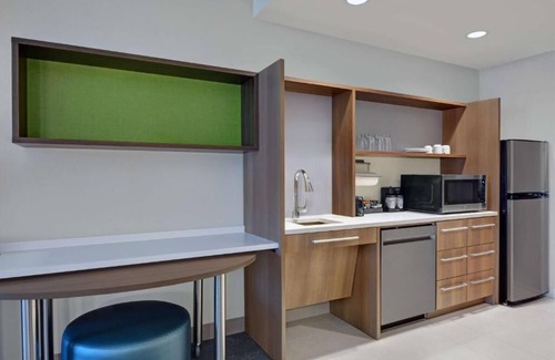 Upper Grand Lagoon Hotel | Perfect Spot for Unwinding! Outdoor Pool, Pet-Friendly Property, Free Breakfast!