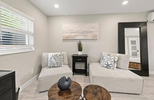 Wilton Manors Apartment | Perfect stay for 2-Walk to Wilton Drive-Shops &bars