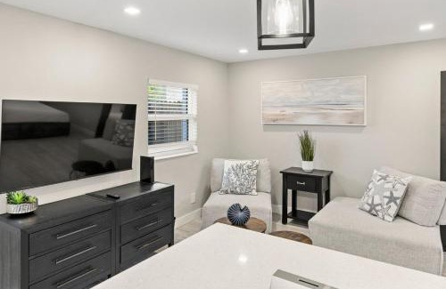 Wilton Manors Apartment | Perfect stay for 2-Walk to Wilton Drive-Shops &bars