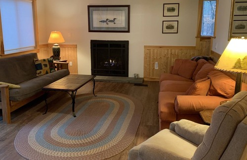 Eidelweiss Village Cabin | Perfect Waterfront Cabin for your Family Getaway!