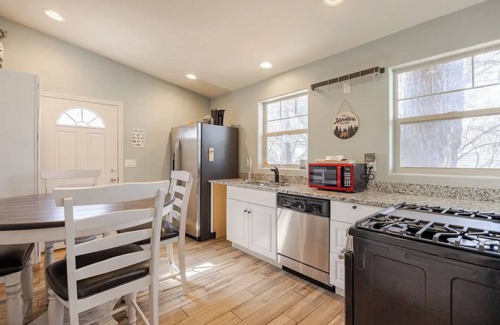 Colorado Springs House | Perfectly located Mountain Home in downtown Colorado Springs. Pet friendly!