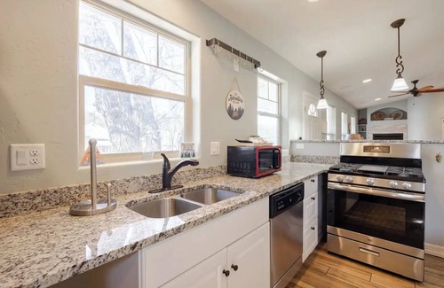 Colorado Springs House | Perfectly located Mountain Home in downtown Colorado Springs. Pet friendly!