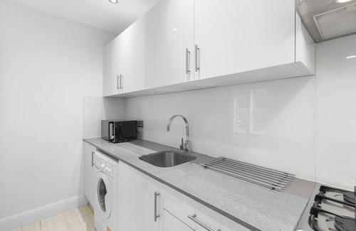Balham Apartment | Perfectly Located 2BR Apartment in Balham