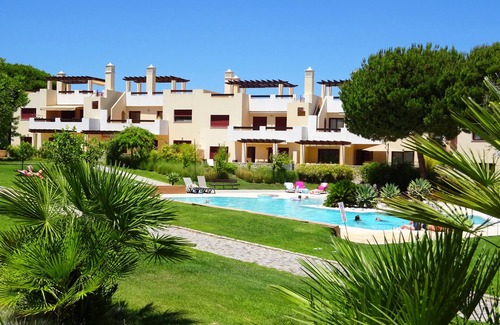 Quarteira Villa | PERFECTLY LOCATED 4 BED VILLA ON A 5 STAR SPA & GOLF RESORT IN VILAMOURA
