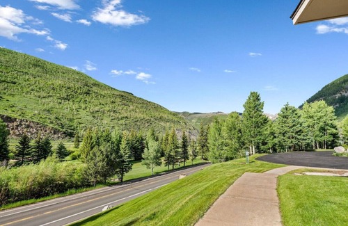 Vail Apartment | Perfectly Located Vail Home Hot Tub On Bus Lines