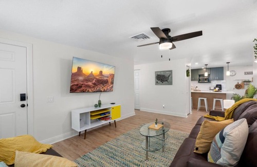 Chandler House | Pergola/Built in Bbq!~Resort~Backyard~Heated Pool