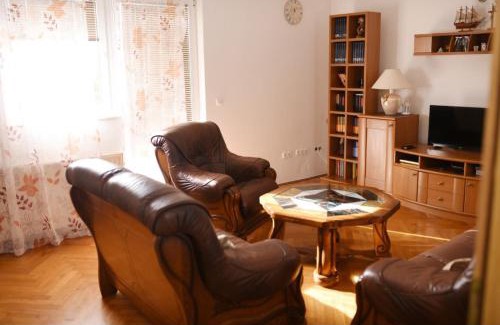 Canton 10 Apartment | Perisa