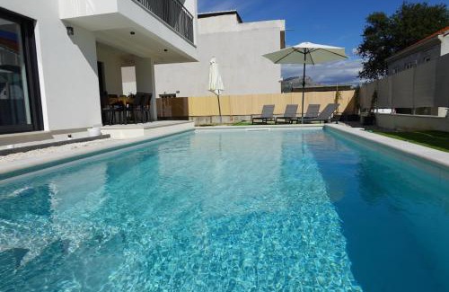Rudine Villa | PERISKA Home