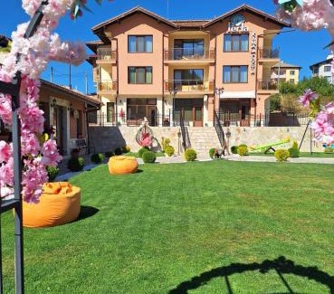Dospat House | Perla
