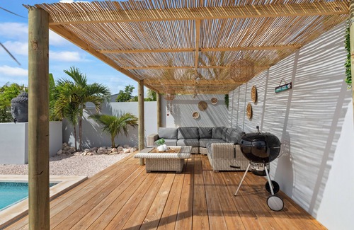 Grote Berg Villa | Perla di Solo, Perla di Solo, 6 person villa, pool, roof terrace, sea view!