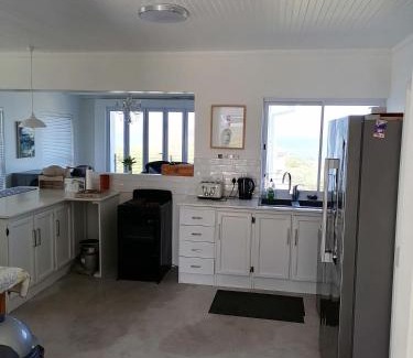 Pearly Beach House | Perlemoen street 16