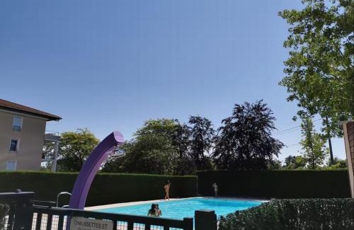 Les Serres - Vivier Apartment | Perollier - CI - Lyon 2 - Bedroom apartment with balcony and pool