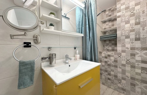 Cuatro Caminos Apartment | Peron Studio 8