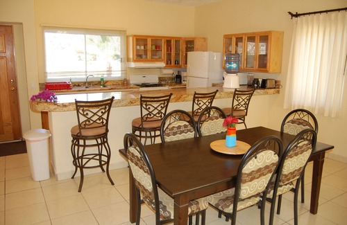 El Pescadero House | Pescadero Palace 2BR Guest House w/pool, Jacuzzi, on the beach!