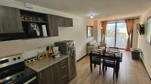 Zona 12 Apartment | Petápolis 1 - Apartamento Grande - Zona 12 de la Ciudad de Guatemala