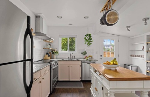 Beaverton House | Pet and Kid Friendly, Hot Tub, Steps to Downtown