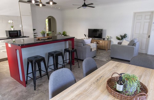 Marcoola House | Pet Friendly, 2 Bedroom, Sleeps 4, 250m to Beach, Close to Cafes, Sunshine Coast