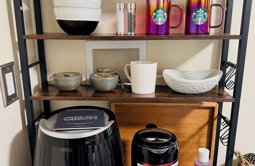 Lamanda Park House | Pet Friendly 2-bedroom house near Caltech, PCC